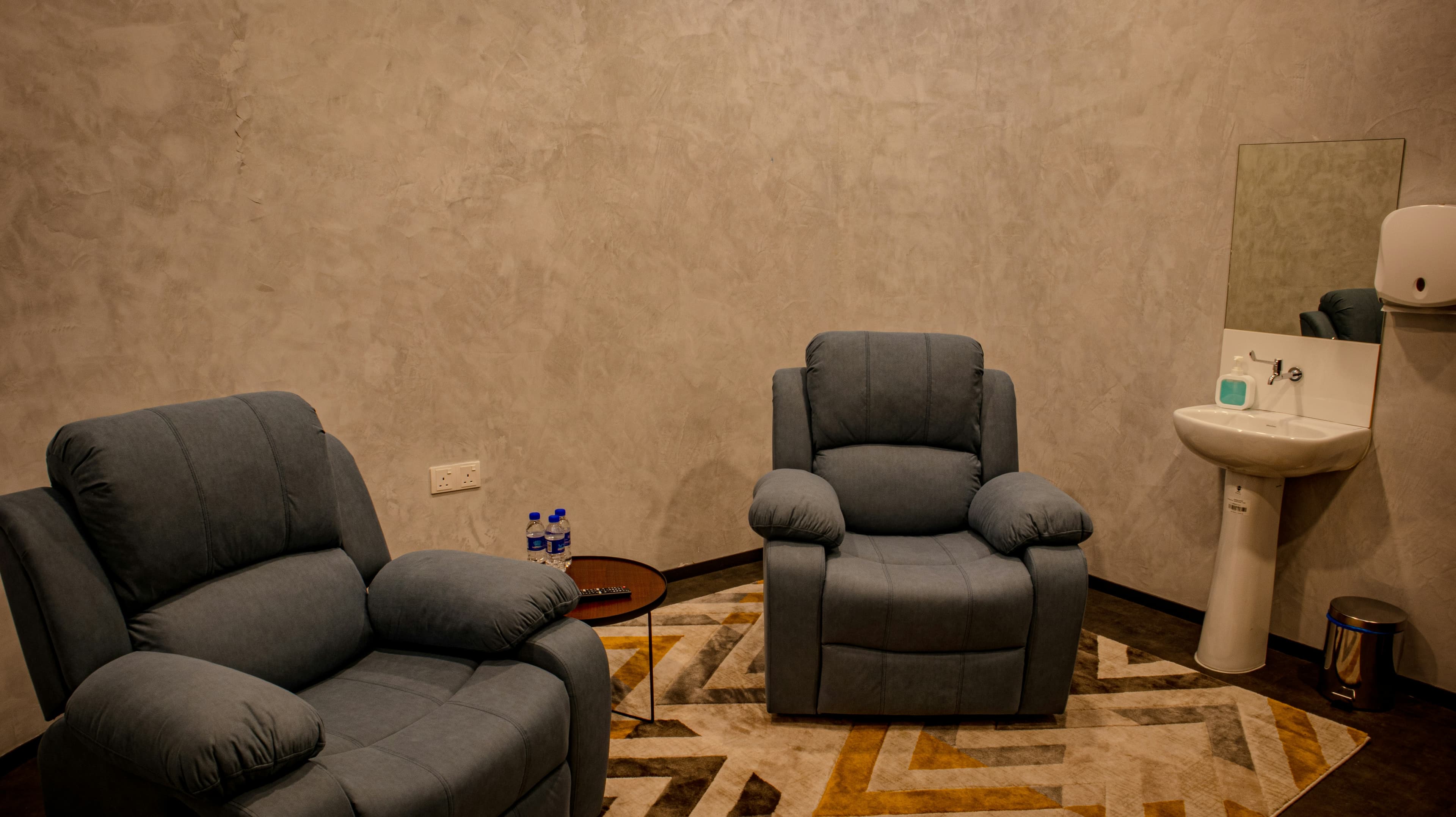 Mcombo 7890 Dual-Motor Lift Recliner